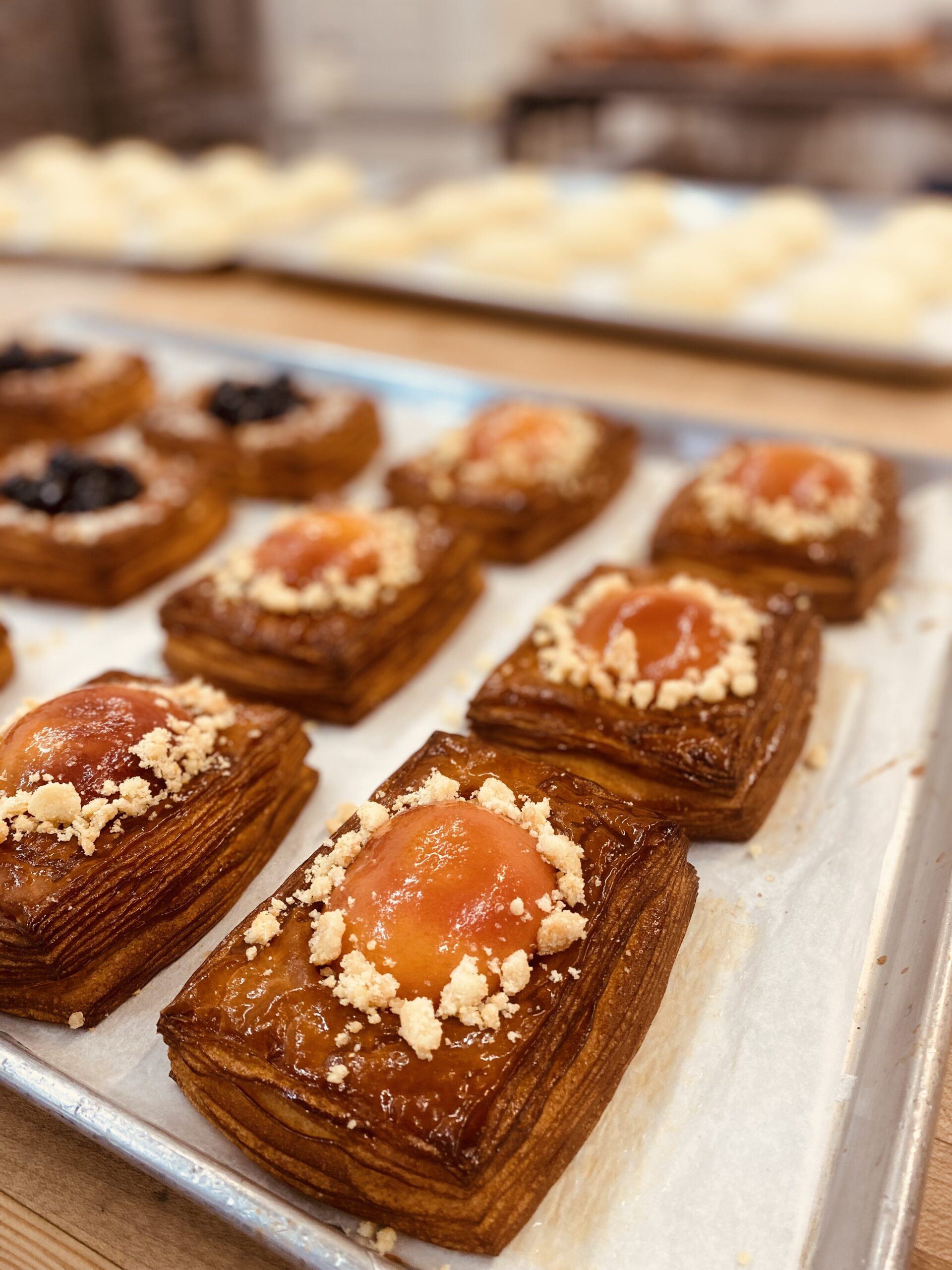 Peach croissant tarts with crumble